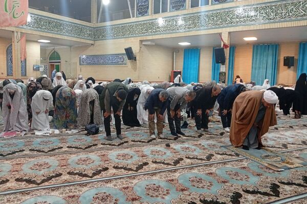 ضیافت افطار مادر و دختری دبستان ابوالحسن الوندی 