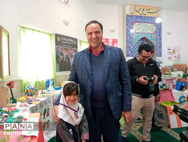 جشنواره جابر بن حیان در دبستان نرجس 