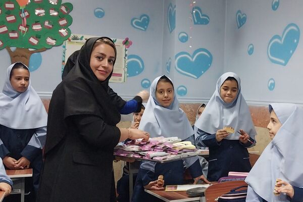 برگزاری جشن روز دانش‌آموز در مدارس ناحیه دو شهرری 