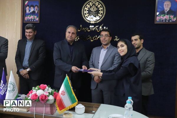 تجلیل از دانش‌آموز خبرنگاران پانا در آیین گرامیداشت روز خبرنگار