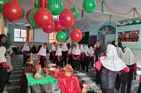 یلدا، مهربانی و مدرسه