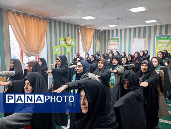 آموزش ضمن خدمت مربیان پیشتازان مدارس در دبستان آرمینه مصلی نژاد 