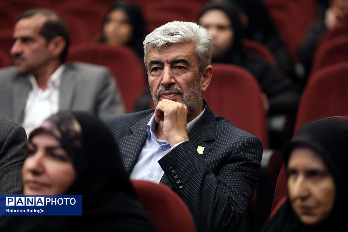 ابلاغ ساختار ۳۱ پردیس دانشگاه فرهنگیان و یک دانشگاه ملی توسط سازمان امور استخدامی/ امسال ۳ هزار دانش‌آموز استعداد درخشان بدون کنکور وارد دانشگاه می‌شوند 