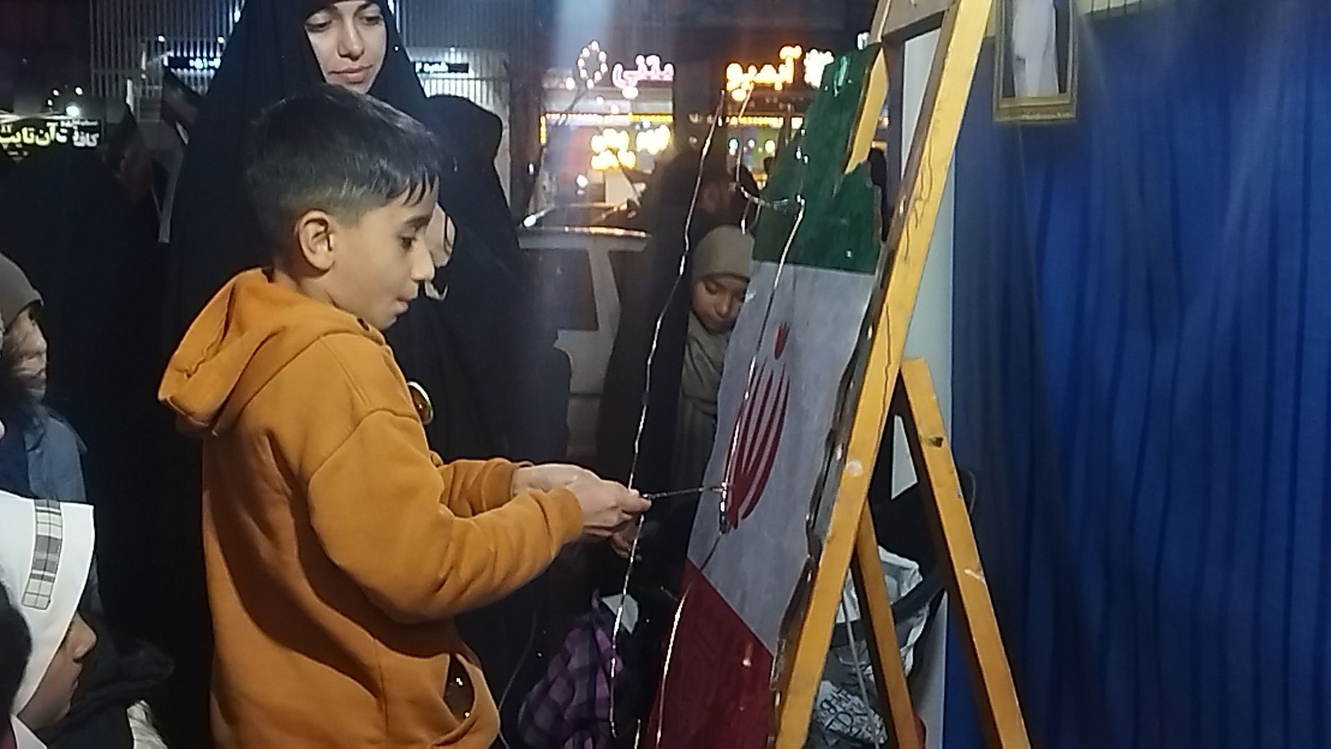 جلوه هایی از خدمت موکب داران نیشابوری در سی و نهمین شب از اجتماعات مردمی 