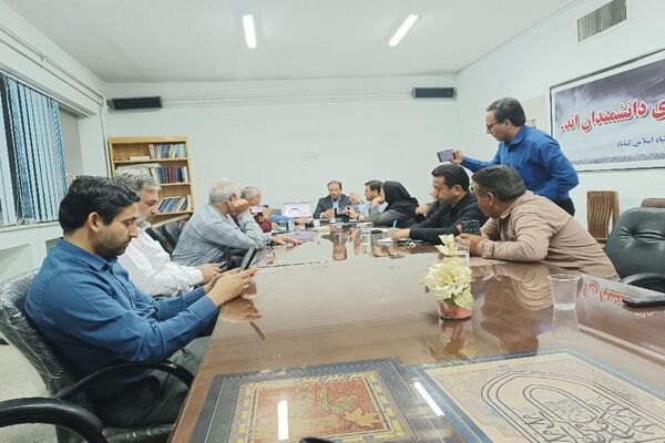 نشست هفتگی خبرنگاران گناباد با محوریت بحران کم‌آبی 