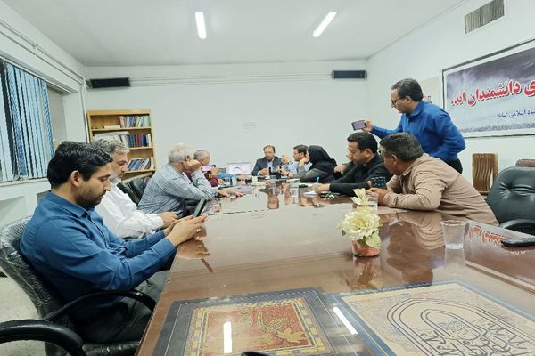 نشست هفتگی خبرنگاران گناباد با محوریت بحران کم‌آبی 