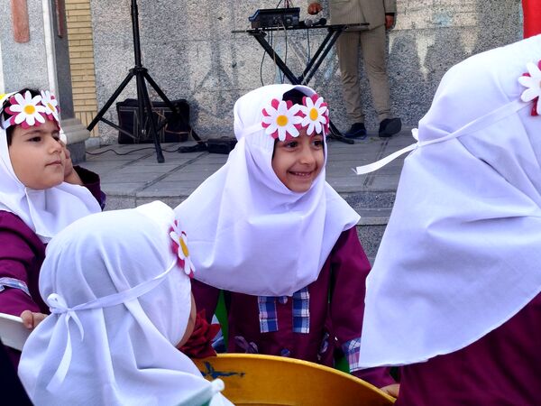 طلوع شکوفه‌های امید در دبستان امین زاده فاروج 