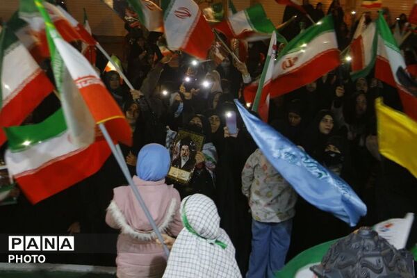 حضور پرشور مردم شهید پرور شهرستان فیروزکوه در پنجاه و چهارمین شب تجمعات 