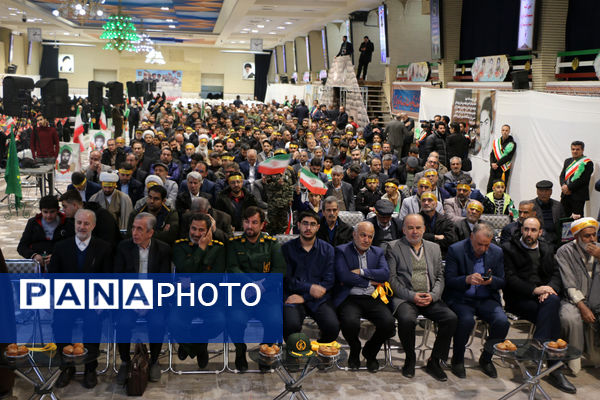 حضور پیشتازان در یادواره یکهزار شهید فرهنگی و دانش‌آموز استان قم