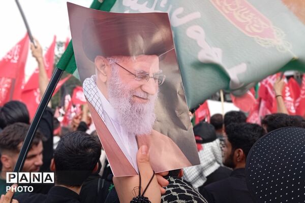حضور غیور مردان چهارمحال و بختیاری در آیین وداع و تشییع رهبر شهید انقلاب اسلامی ایران