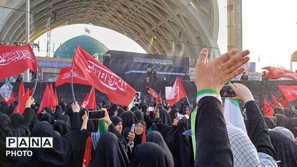 مصلی امام خمینی(ره) تهران میزبان آیین باشکوه وداع با پیکر مطهر رهبر شهید