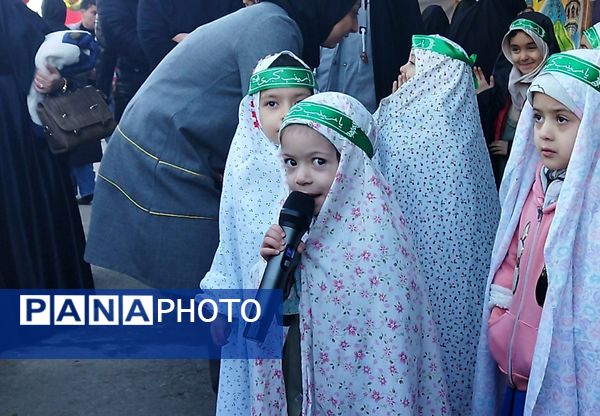 حضور مردم در مهمانی کیلومتری اعیاد شعبانیه نیشابور