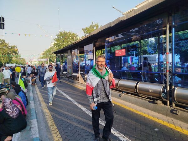 راهپیمایی 10 کیلومتری تهران به مناسبت عید غدیر و مقاومت در برابر تهدیدات دشمن