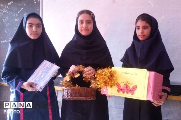 مشق مهربانی؛ «جشن عاطفه‌ها» در دبستان هدی