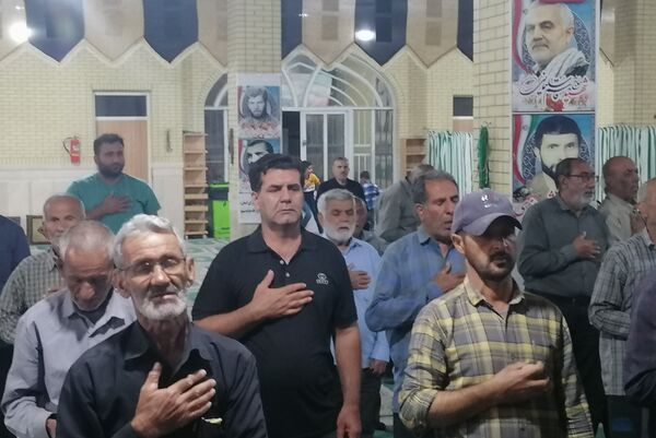 مراسم قرائت دعای کمیل در شب شهادت امام پنجم شیعیان در شهر بانش