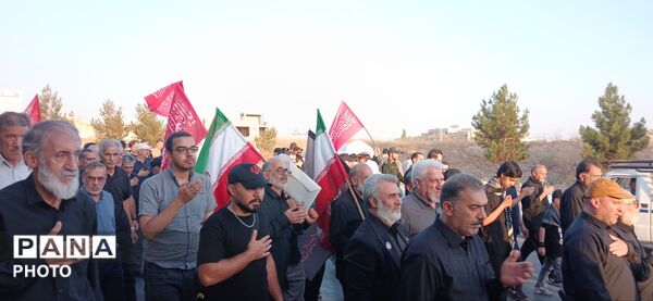 پیاده رویی جاماندگان اربعین حسینی از میدان مادر تا میدان شهرداری  ساوجبلاغ