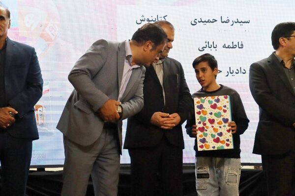 تجلیل از برگزیدگان جشنواره‌های فرهنگی و هنری دانش‌آموزان مازندران