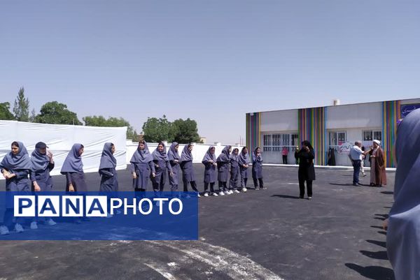 خیرین مدرسه‌ساز سازندگان برج‌های عاطفه و امید 