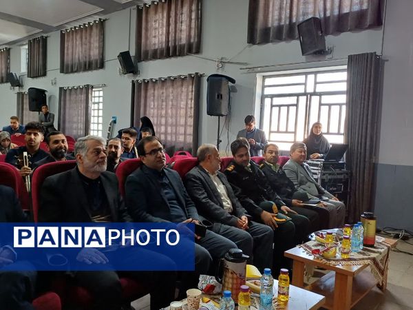 تجلیل از برگزیدگان 2 جشنواره پرورشی در شهرستان زرقان 