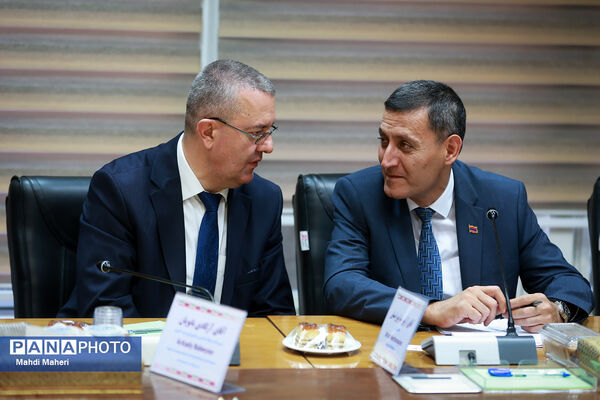 نشست مشترک وزیر آموزش و پرورش ایران و وزیر آموزش، علوم، فرهنگ و جوانان ارمنستان