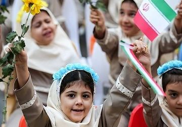 بازگشایی مدارس؛ شور و هیجان دانش‌آموزان ایران در آغاز سال تحصیلی ۱۴۰۴-۱۴۰۵