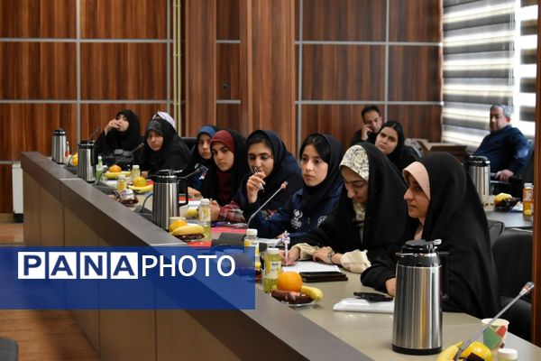 جلسه هم‌اندیشی خبرنگاران پانای شهر تهران