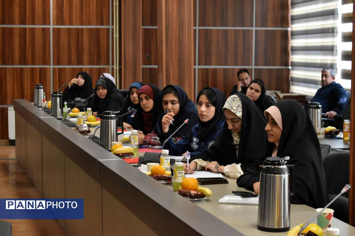 جلسه هم‌اندیشی خبرنگاران پانای شهر تهران