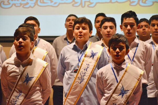 تجلیل از دانش‌آموزان فعال فرهنگی هنری مجتمع آموزشی سما منطقه پردیس 