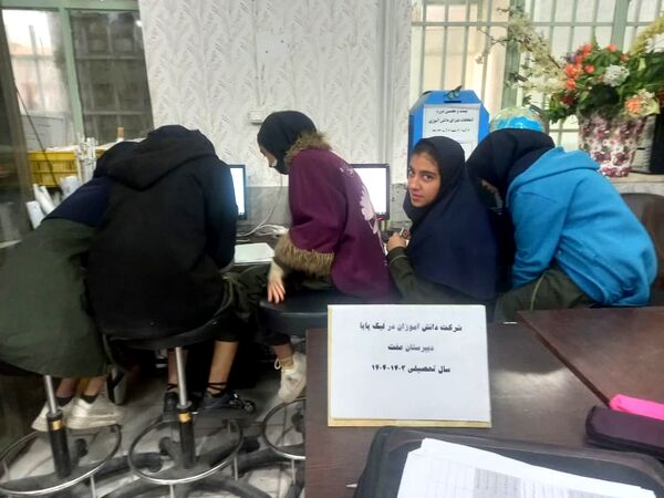 برگزاری لیگ پایا در دبیرستان عفت