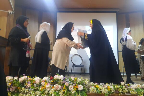 محفل حافظ‌خوانی در کانون فرهنگی تربیتی حضرت زینب(س)