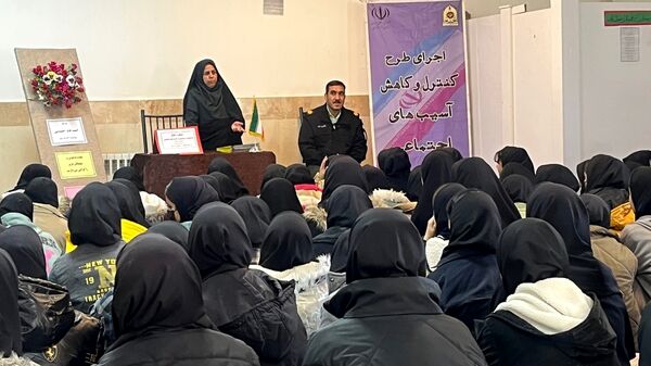 کارگاه آموزشی آسیب های اجتماعی در دبیرستان دخترانه امید