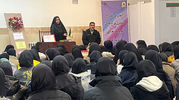 کارگاه آموزشی آسیب های اجتماعی در دبیرستان دخترانه امید