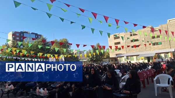 آیین متمرکز استانی نواختن زنگ مهر در مدارس استان البرز