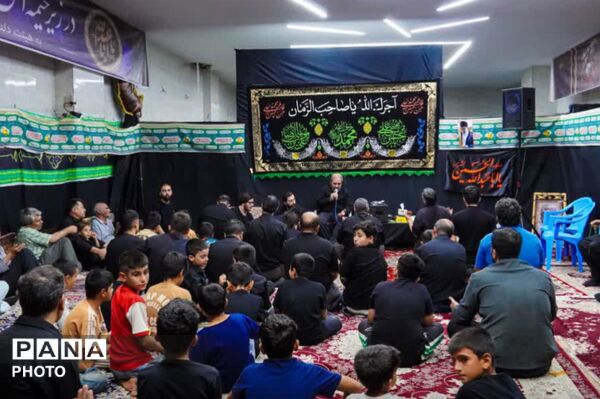 نوجوانان عاشق امام رضا(ع) در هیئت دلدادگان حضرت علی‌اکبر(ع) 