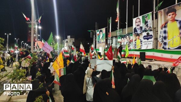 معمولان در شب چهل و چهارم، چراغ انقلاب را روشن کردند