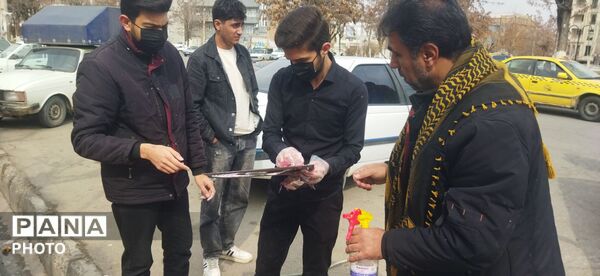 شابلون‌نویسی خیابانی در مرند توسط دانش‌آموزان