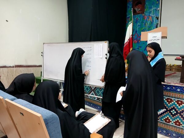 انتخابات مجلس دانش‌آموزی دختران ابرکوه