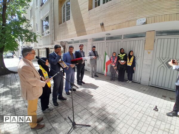 تقدیر از معلمان بازنشسته توسط آموزش و پرورش ناحیه سه