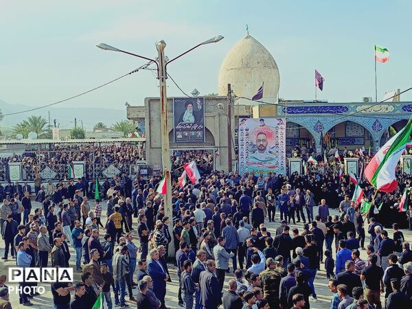 تشییع پیکر شهید محمدصادق توانی بلیانی در کازرون