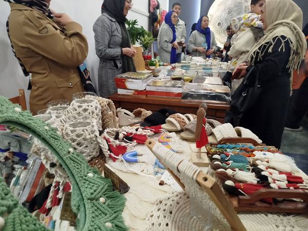 برگزاری نمایشگاه نوروزی ارغوان در فاروج