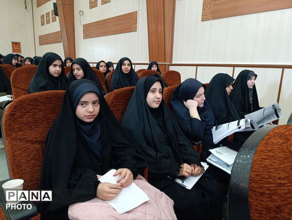 رقابت پرشور دانش‌آموزان در چهل‌وچهارمین دوره مسابقات قرآن، عترت و نماز 