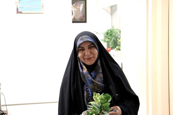 گرامیداشت هفته معلم با تجلیل از فرهنگیان آموزش و پرورش منطقه ۱۴ 