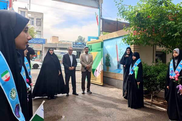 برگزاری مراسم بزرگداشت روز معلم در نیشابور 