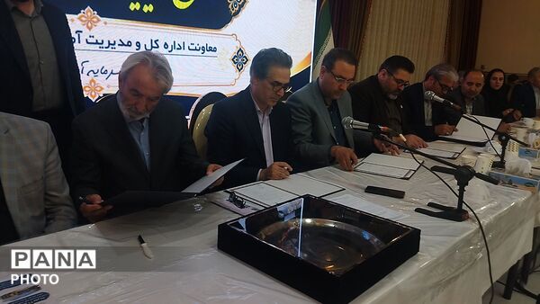 ۹ تفاهم نامه برای ساخت و بازسازی مدارس نیشابور توسط عبدالرضا وکیلی امضا شد