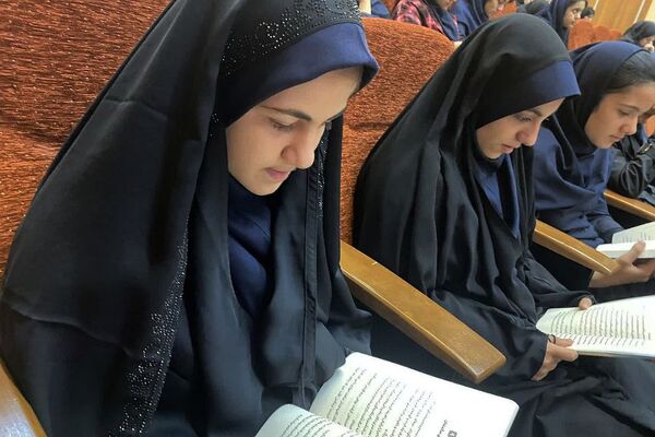 آیین رونمایی و نقد کتاب «عملیات نجات مادربزرگ» در شهرستان ورامین 