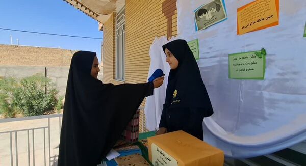 جشن عاطفه‌ها در دبیرستان فرزانگان خواف