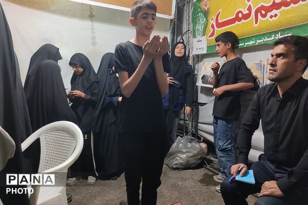 صحیح خوانی و باز خوانی احکام در موکب شمیم میدان امام خامنه‌ای شهرستان قدس 