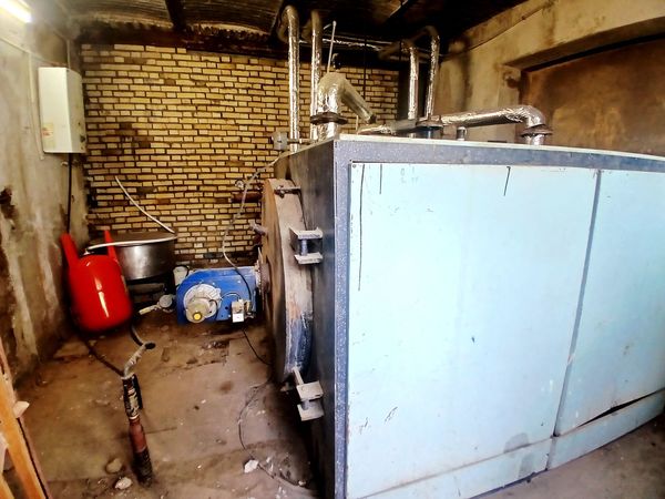 پروژه شوفاژ کشی و تعمیر موتور خانه هنرستان کیمیا