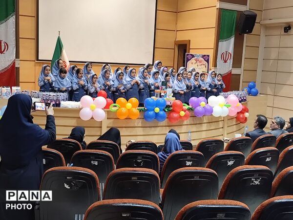 جشن الفبا مدرسه نوید ۲ در فرهنگسرای خادم الشریعه 