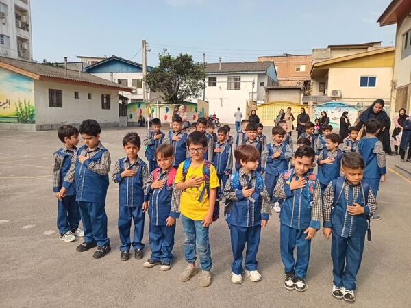  جشن شکوفه‌ها در دبستان شهید فردکاردل آمل